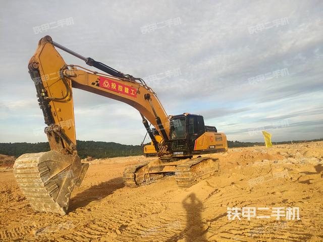 三一重工SY375H挖掘機(jī)