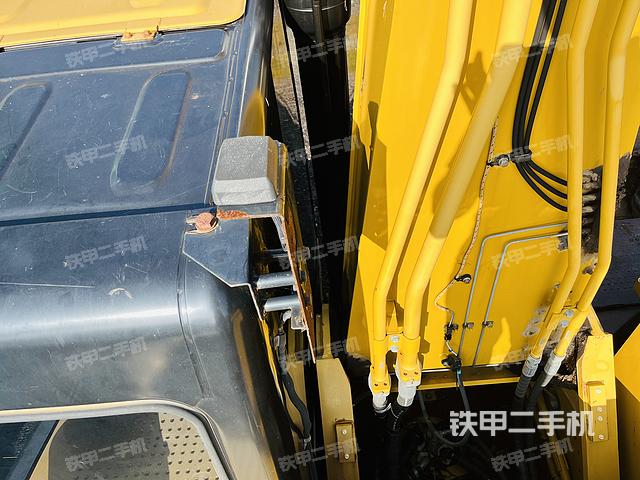 驾驶室顶部（整机外观）