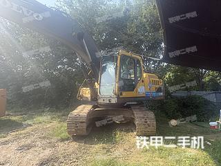 沃尔沃EC210B挖掘机实拍图片