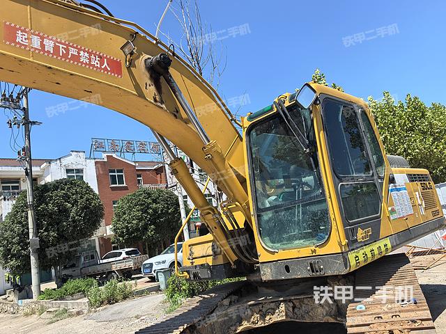 驾驶室整体（整机外观）