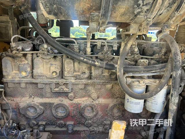 发动机左侧（整机外观及大件）