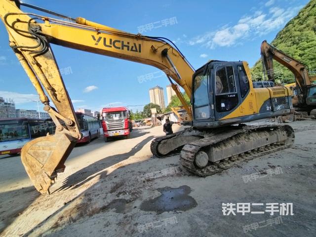 玉柴YC210LC-8挖掘机