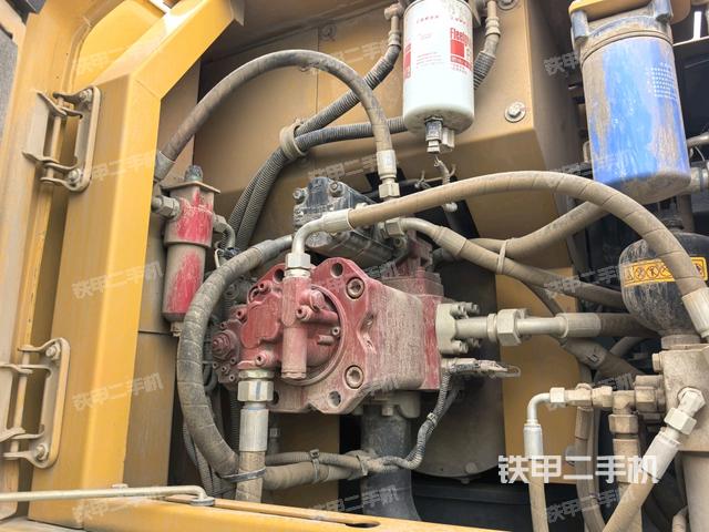 液壓泵室(大件艙室) 液壓泵室(大件艙室)
