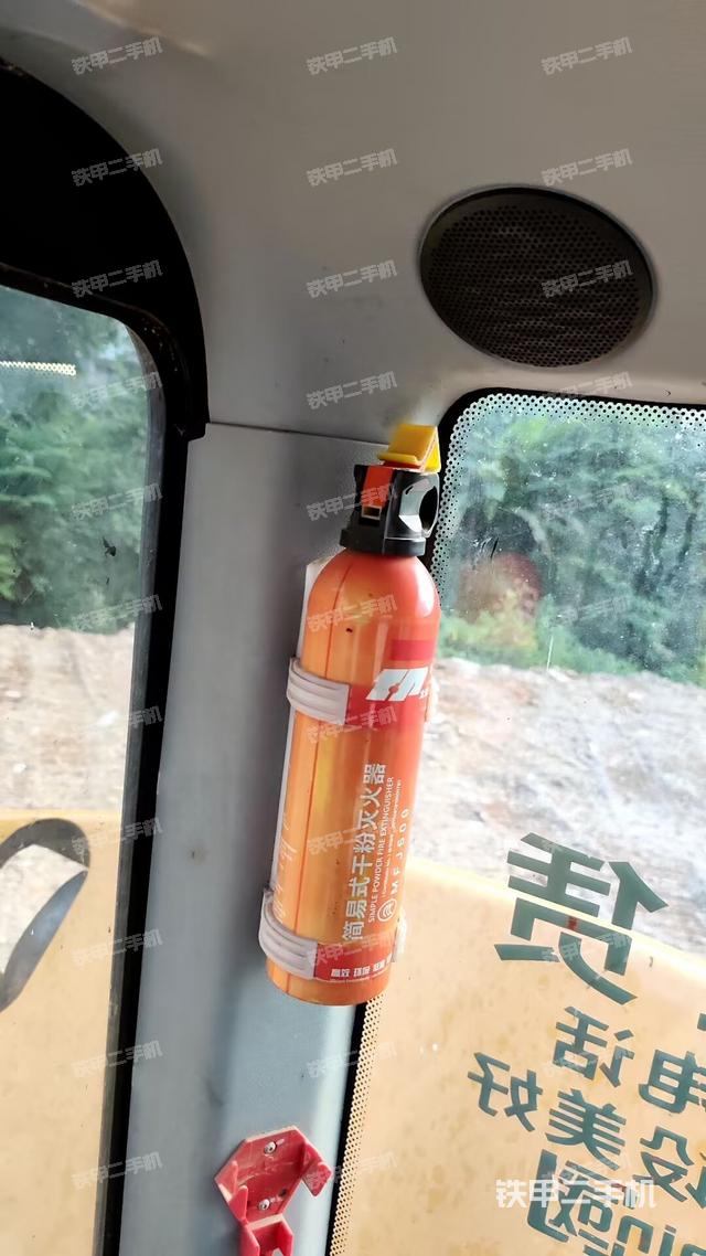 显示屏 (驾驶室部分) 显示屏 (驾驶室部分)