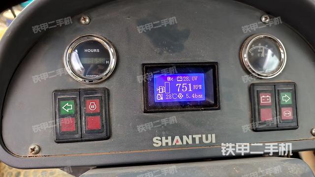 小時(shí)表（壓路機(jī)駕駛室）