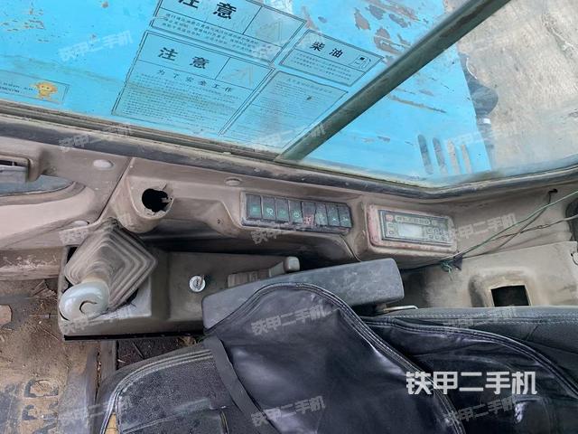 駕駛室整體（整機(jī)外觀）