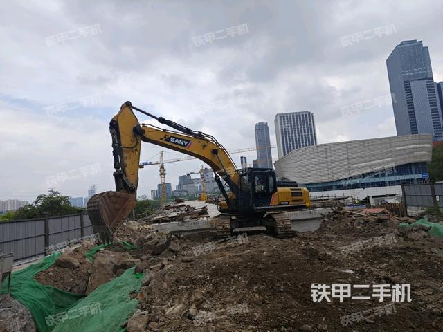 三一重工SY375H挖掘機(jī)