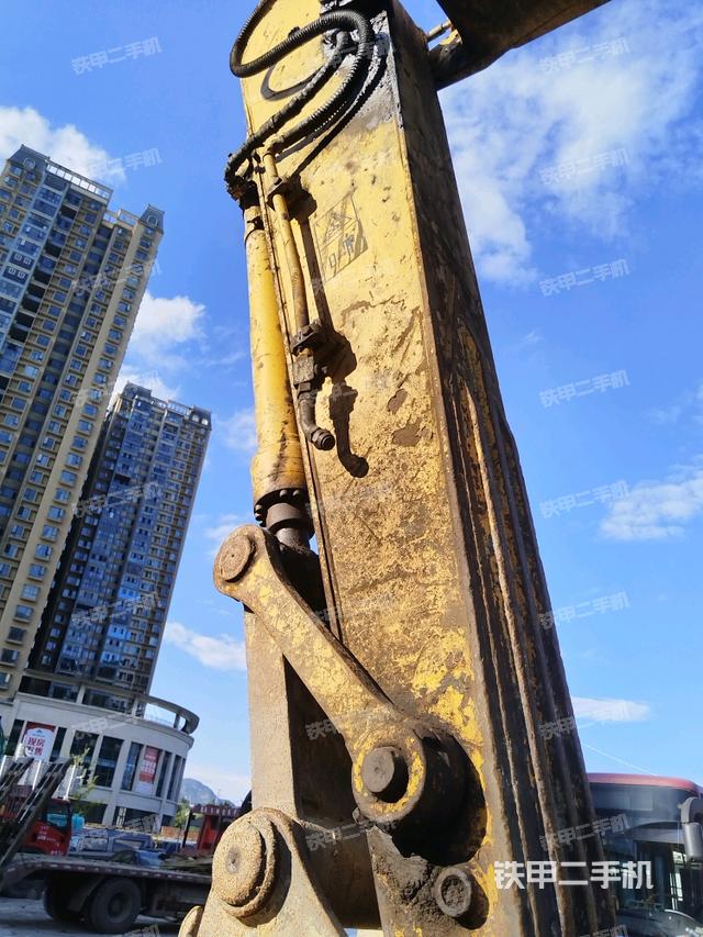 小臂整體左后(工作和回轉(zhuǎn)裝置) 小臂整體左后(工作和回轉(zhuǎn)裝置)