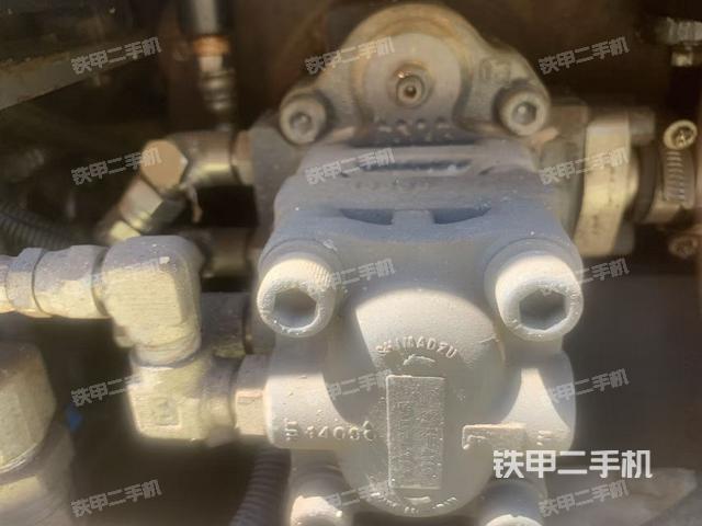 液壓泵艙室正面整體(整機(jī)外觀) 液壓泵艙室正面整體(整機(jī)外觀)