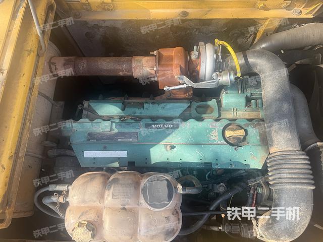 發(fā)動機(jī)整體俯視(整機(jī)外觀) 發(fā)動機(jī)整體俯視(整機(jī)外觀)