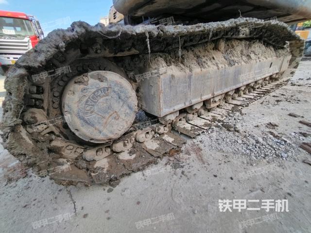 右側(cè)履帶整體(行走機構(gòu)) 右側(cè)履帶整體(行走機構(gòu))
