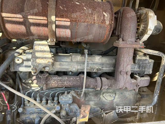 发动机右侧（整机外观及大件）