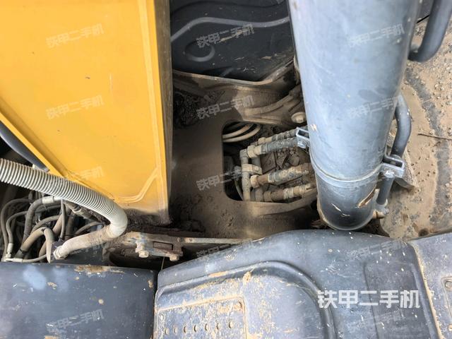 大臂根部?斜視(工作和回轉(zhuǎn)裝置) 大臂根部?斜視(工作和回轉(zhuǎn)裝置)