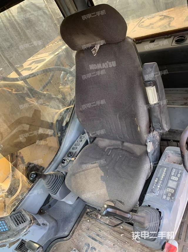 驾驶室整体(整机外观) 驾驶室整体(整机外观)