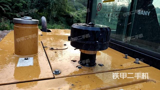驾驶室正侧(驾驶室部分)  驾驶室正侧(驾驶室部分)