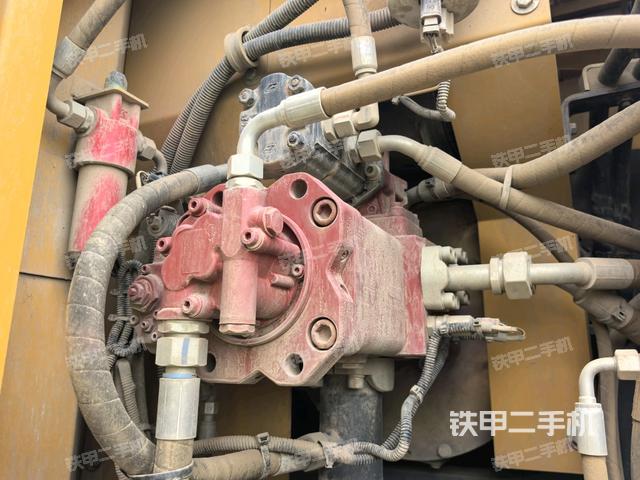 液壓泵斜45?左(大件艙室) 液壓泵斜45?左(大件艙室)