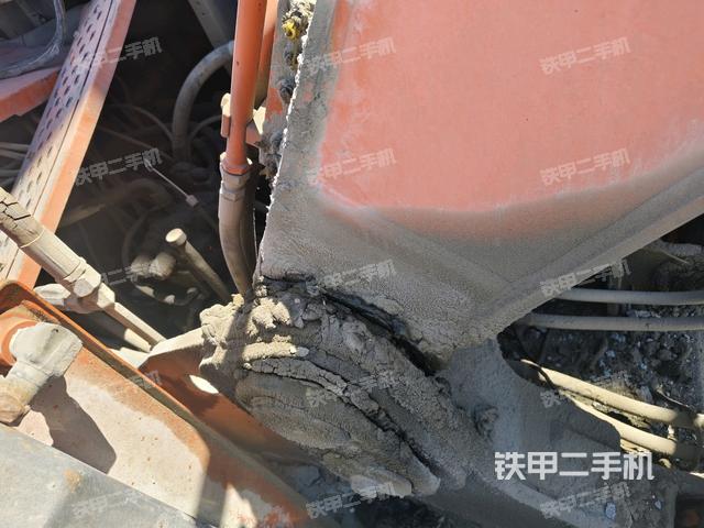 大臂根部 斜视(工作和回转装置) 大臂根部 斜视(工作和回转装置)
