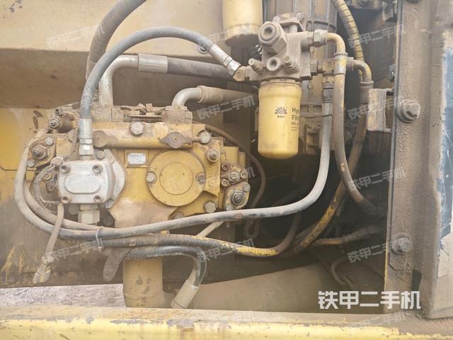 液壓泵斜45?左(大件艙室) 液壓泵斜45?左(大件艙室)