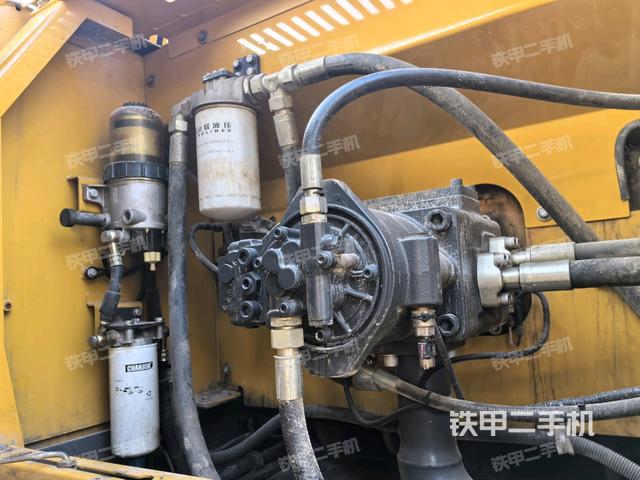 液壓泵斜45?左(大件艙室) 液壓泵斜45?左(大件艙室)