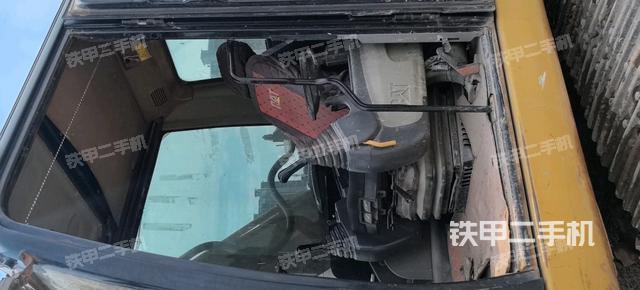 駕駛室整體(整機(jī)外觀) 駕駛室整體(整機(jī)外觀)