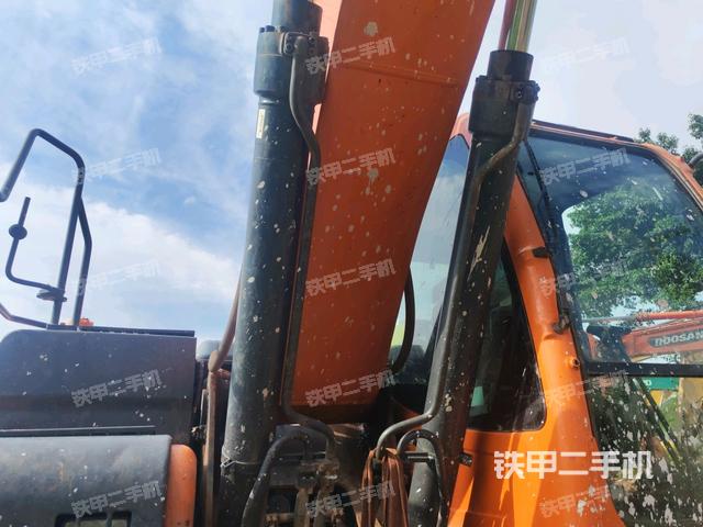 大臂油缸整體?豎拍(工作和回轉(zhuǎn)裝置) 大臂油缸整體?豎拍(工作和回轉(zhuǎn)裝置)