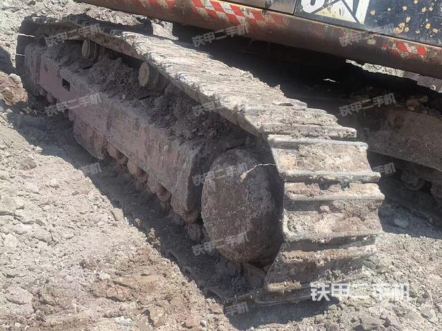 單側(cè)履帶整體(整機外觀) 單側(cè)履帶整體(整機外觀)