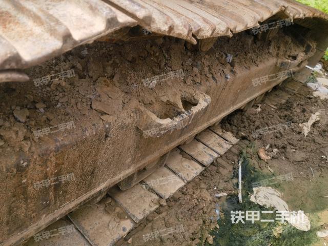 单侧履带整体(整机外观) 单侧履带整体(整机外观)