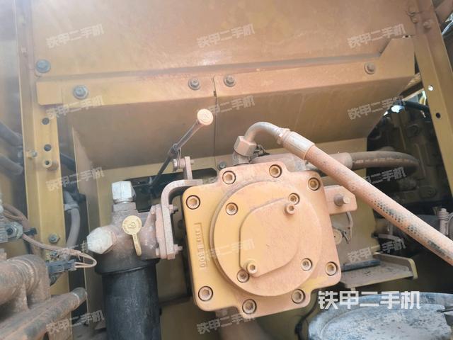 散熱器正面(大件艙室) 散熱器正面(大件艙室)