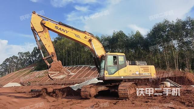 三一重工SY285C挖掘機(jī)