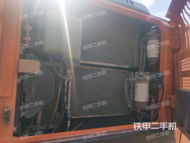 散熱器正面(大件艙室) 散熱器正面(大件艙室)