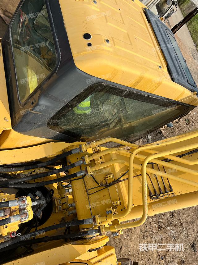 驾驶室顶部（整机外观）