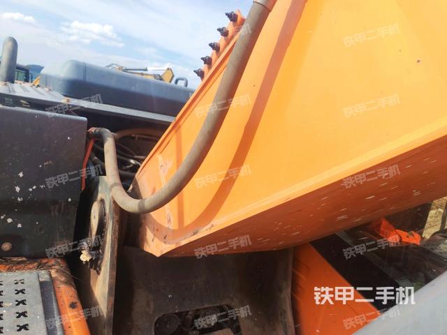大臂根部?斜視(工作和回轉(zhuǎn)裝置) 大臂根部?斜視(工作和回轉(zhuǎn)裝置)