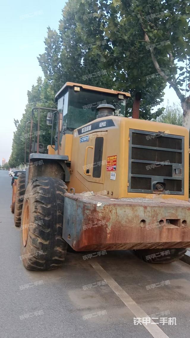 整機右后45°(設(shè)備外觀及核心部件) 整機右后45°(設(shè)備外觀及核心部件)