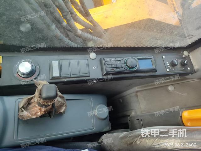 驾驶室顶部（整机外观）