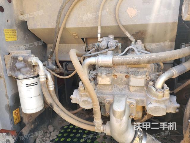 液壓泵斜45?右(大件艙室) 液壓泵斜45?右(大件艙室)