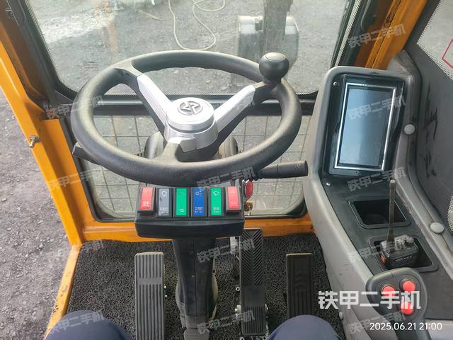 驾驶室整体（整机外观）