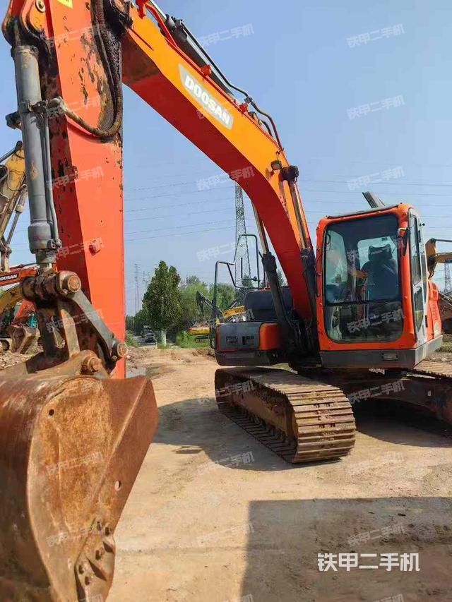 斗山DX150LC-9C挖掘機(jī)