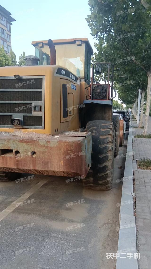 整機左側(cè)(設(shè)備外觀及核心部件) 整機左側(cè)(設(shè)備外觀及核心部件)