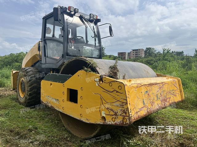 整機(jī)左側(cè)(設(shè)備外觀及核心部件) 整機(jī)左側(cè)(設(shè)備外觀及核心部件)