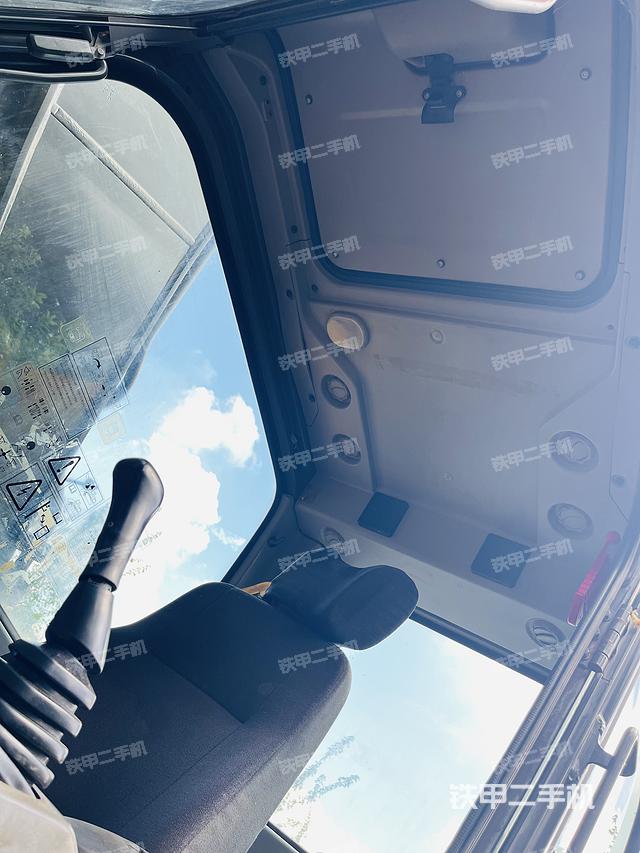 驾驶室整体（整机外观）