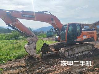 斗山DX220LC-9C挖掘机实拍图片