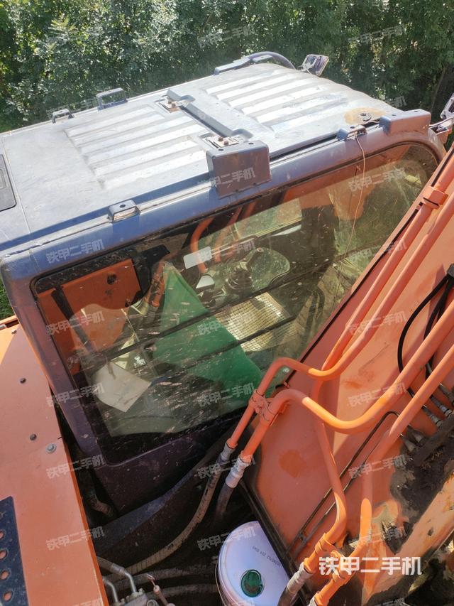 駕駛室頂部俯視(上車(chē)部件) 駕駛室頂部俯視(上車(chē)部件)