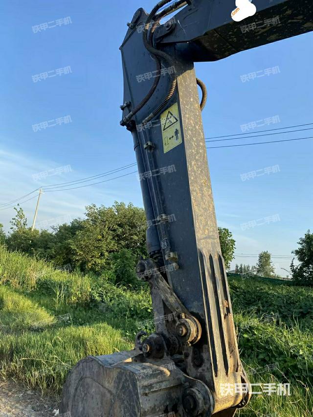 小臂整體左后(工作和回轉裝置) 小臂整體左后(工作和回轉裝置)