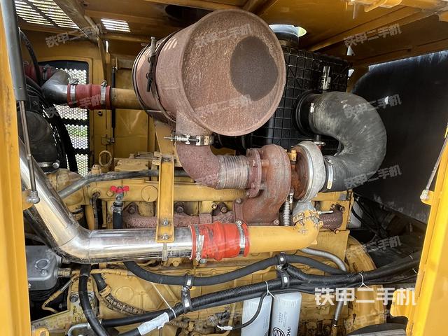 发动机左侧（整机外观及大件）