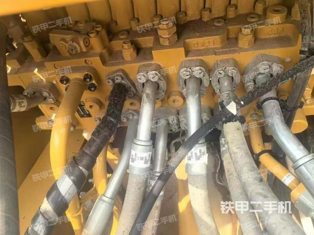 驾驶室整体(整机外观) 驾驶室整体(整机外观)