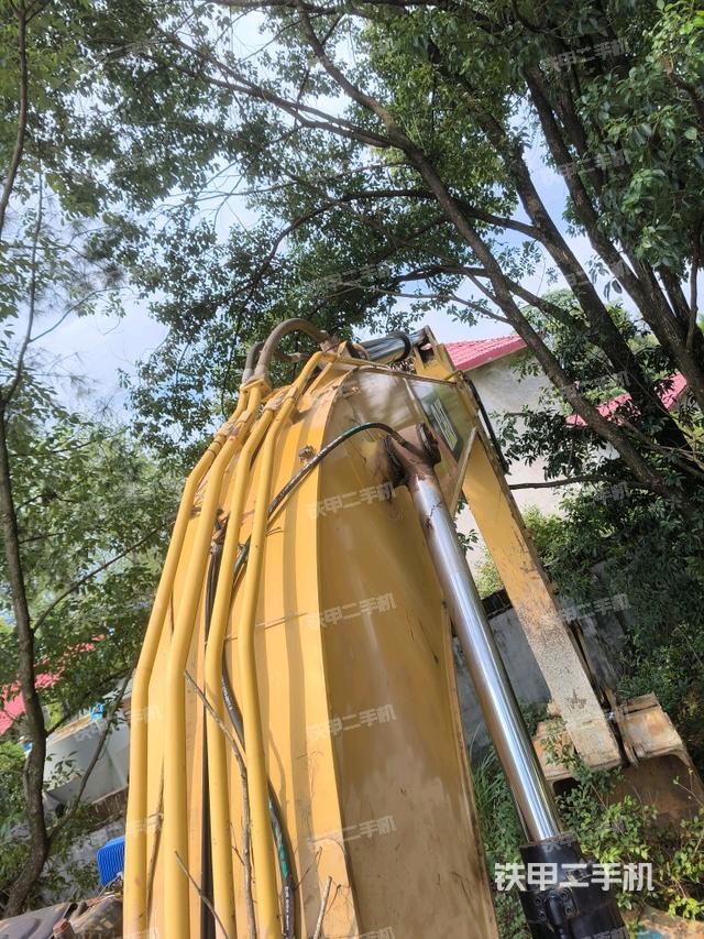 大臂油缸整體?豎拍(工作和回轉裝置) 大臂油缸整體?豎拍(工作和回轉裝置)