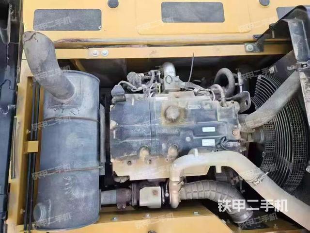 發(fā)動機整體俯視(整機外觀) 發(fā)動機整體俯視(整機外觀)