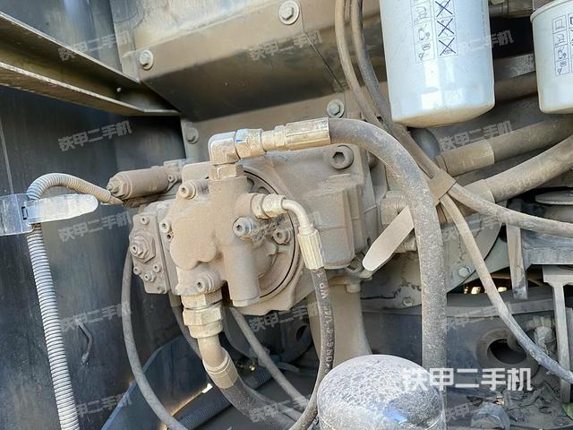 液壓泵斜45?左(大件艙室) 液壓泵斜45?左(大件艙室)