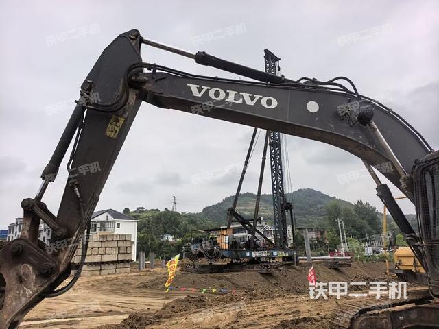 大臂整體?右側(cè)(工作和回轉(zhuǎn)裝置) 大臂整體?右側(cè)(工作和回轉(zhuǎn)裝置)