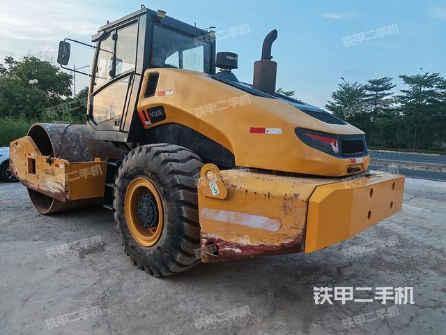 整機(jī)右后45°(設(shè)備外觀及核心部件) 整機(jī)右后45°(設(shè)備外觀及核心部件)